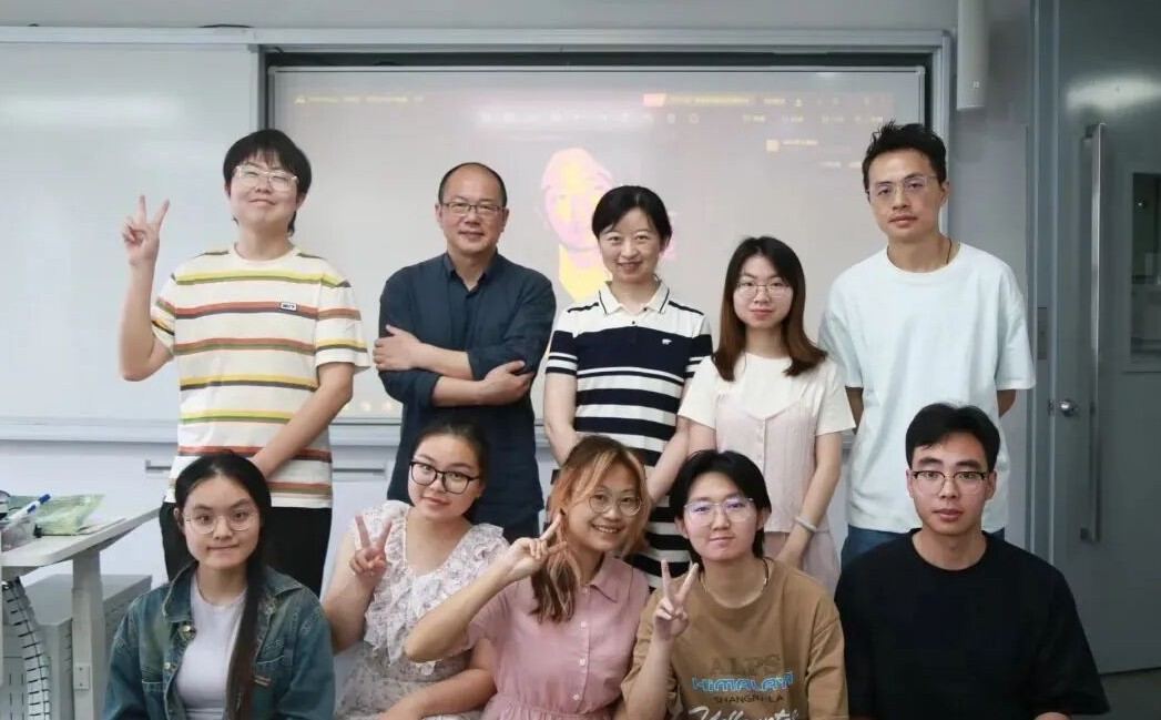 5.20古龙文化研究进校园 | 郑保纯上海大学开讲《古龙与大陆新武侠》